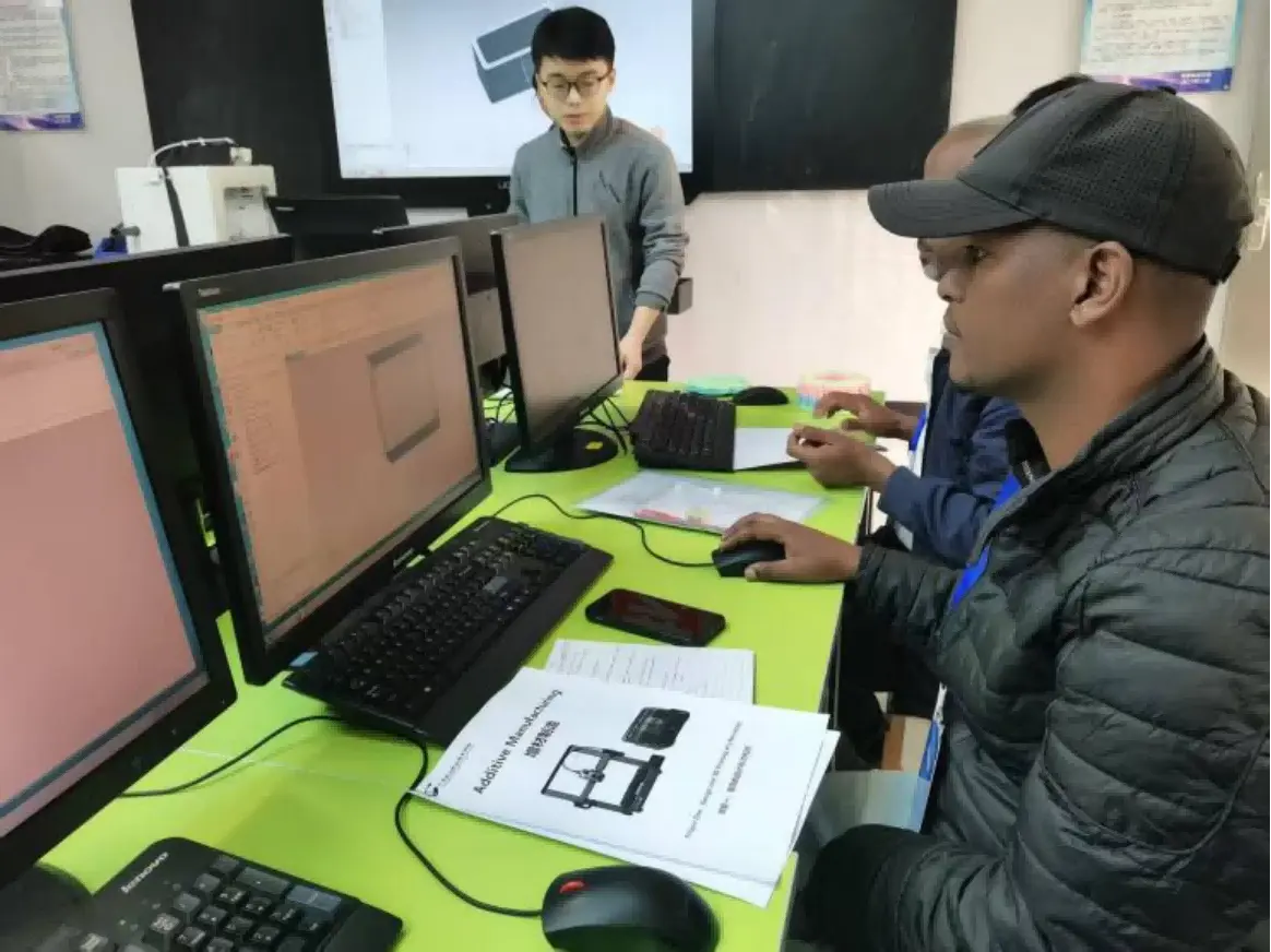 Ethiopian instructors practice 3D design software in Chinese training labs